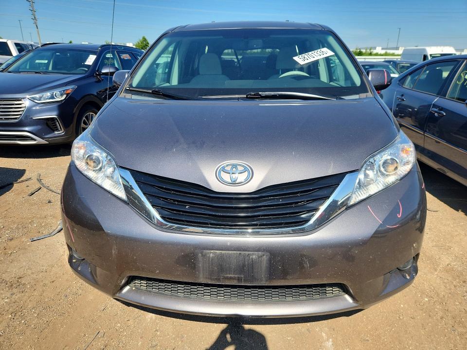صورة رقم 5 من المزاد - 2011 TOYOTA SIENNA مع VIN 5TDKK3DC6BS107384