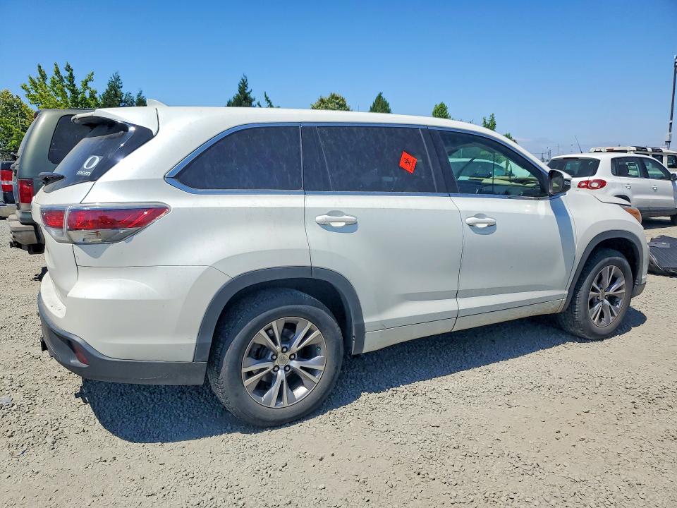 Photo 3 from auction – 2015 TOYOTA HIGHLANDER with VIN 5TDZKRFH0FS060031
