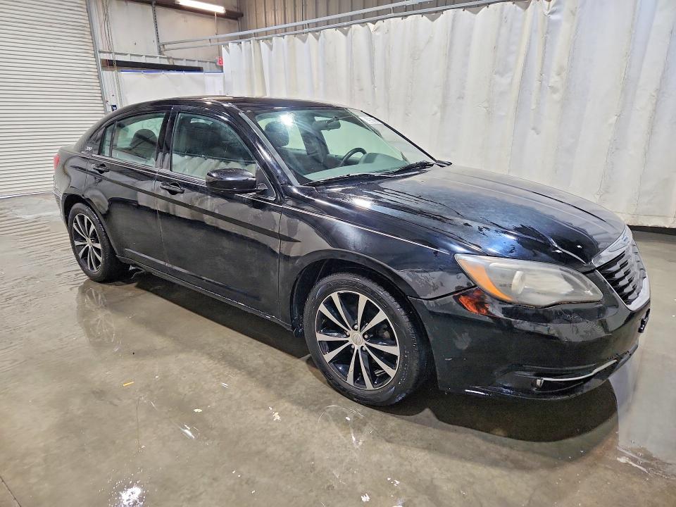 Photo 4 from auction – 2013 CHRYSLER 200 with VIN 1C3CCBBB6DN651290