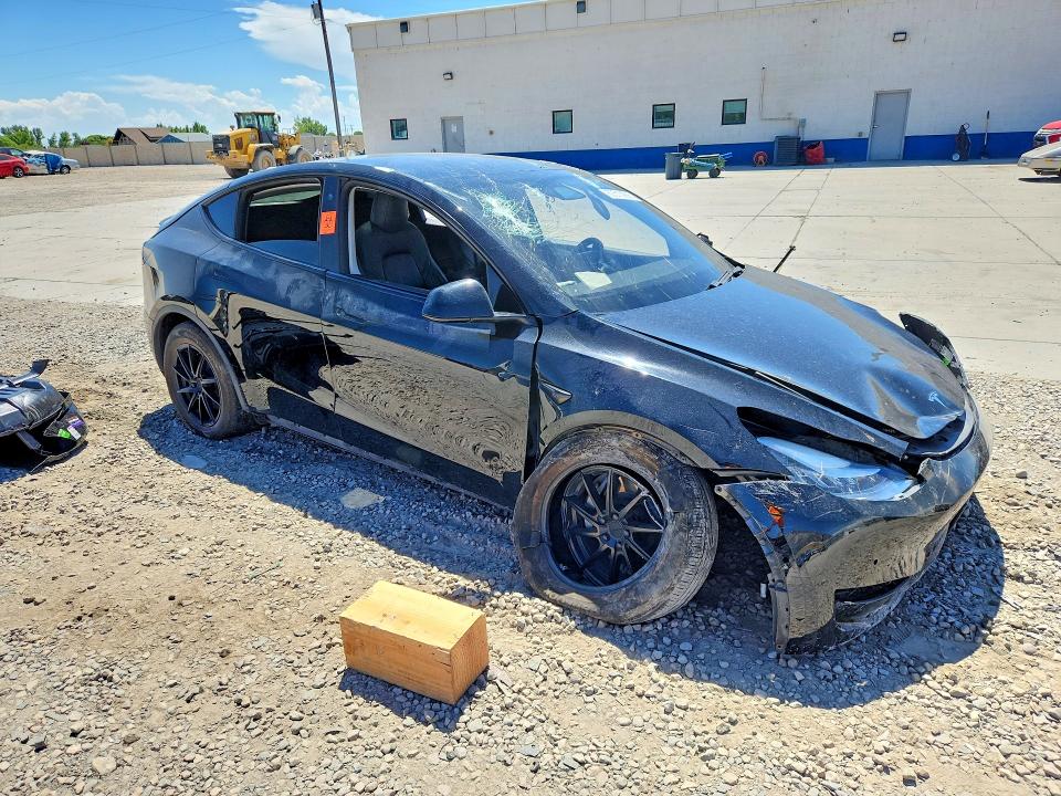 Photo 4 from auction – 2021 TESLA MODEL Y with VIN 5YJYGDEE4MF080548