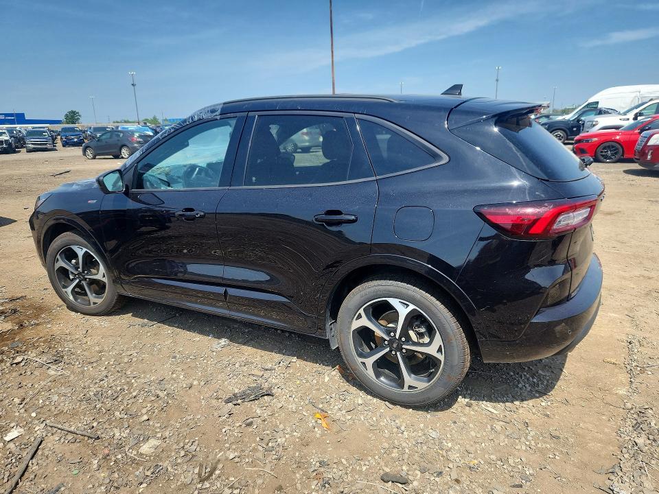 Photo 2 from auction – 2023 FORD ESCAPE with VIN 1FMCU9NA9PUB24340