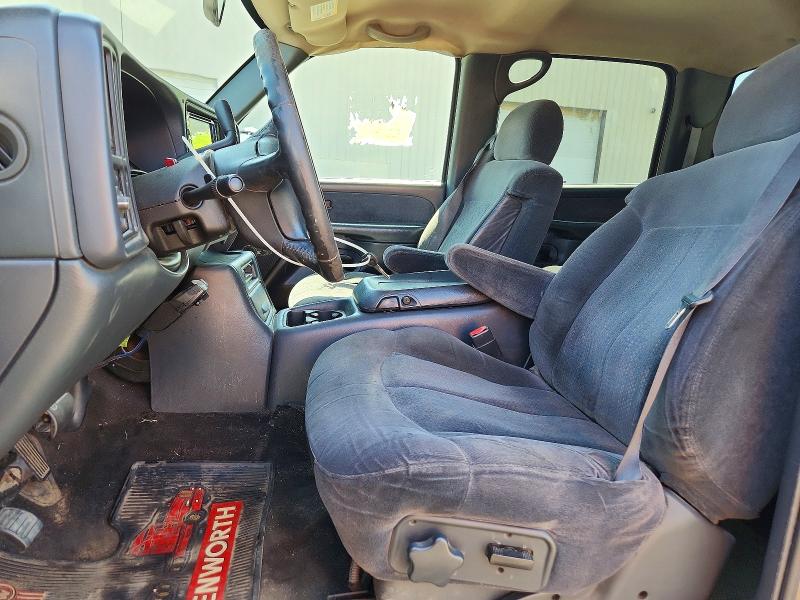 Photo 7 from auction – 2002 CHEVROLET SILVERADO with VIN 1GCHC23182F215670