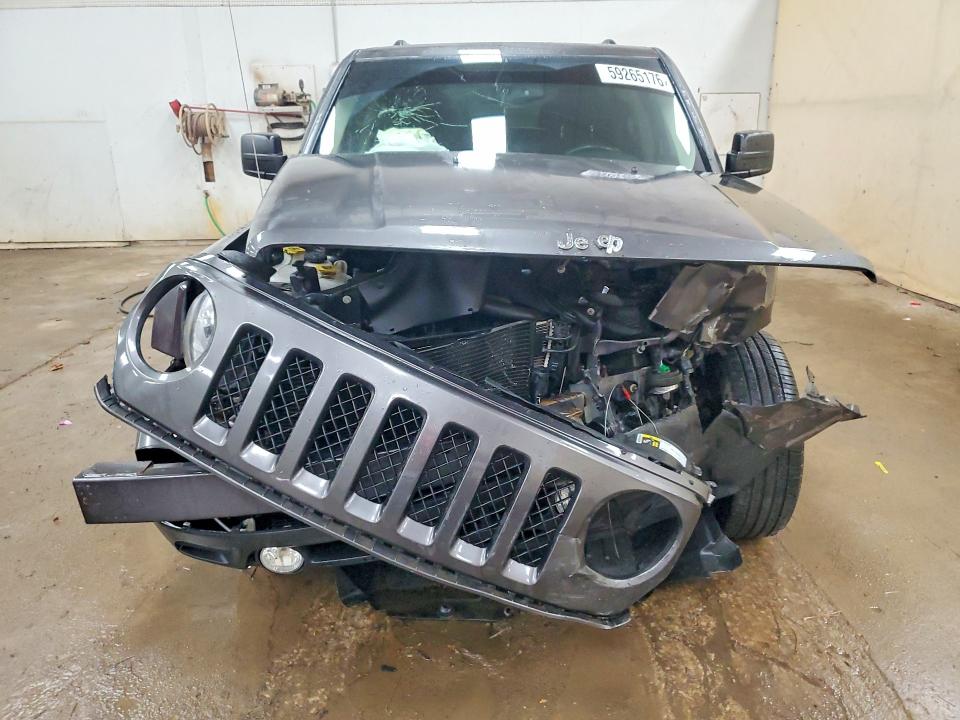 Photo 5 from auction – 2017 JEEP PATRIOT with VIN 1C4NJRFB5HD155180