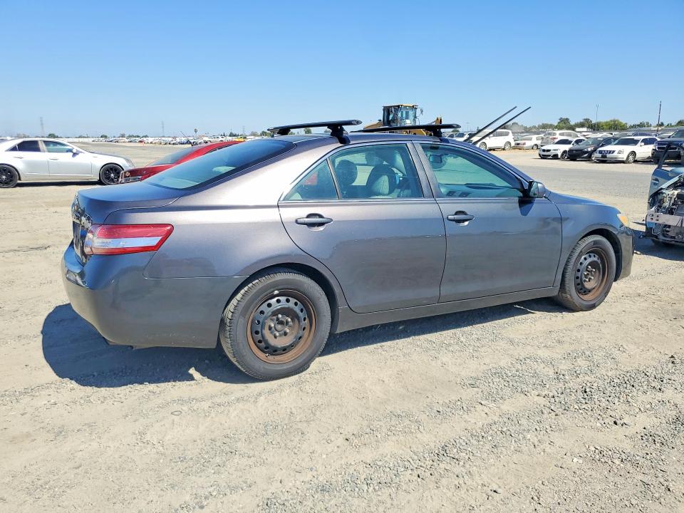 Photo 3 from auction – 2011 TOYOTA CAMRY with VIN 4T1BF3EK8BU709690