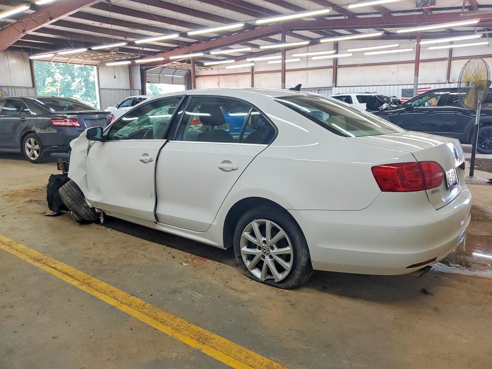 Photo 2 from auction – 2013 VOLKSWAGEN JETTA with VIN 3VWDP7AJ2DM353918