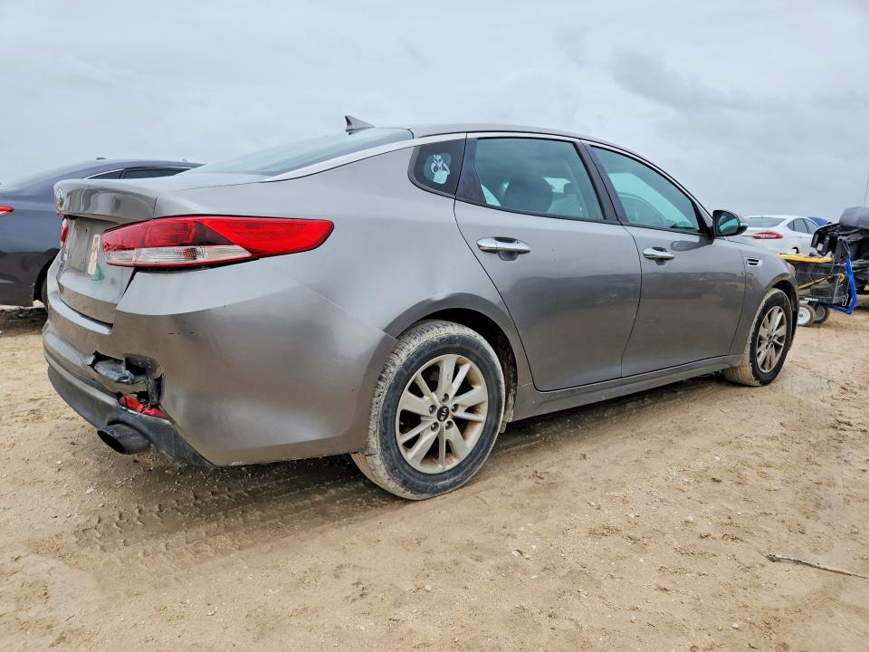 Photo 3 from auction – 2016 KIA OPTIMA with VIN 5XXGT4L39GG116261