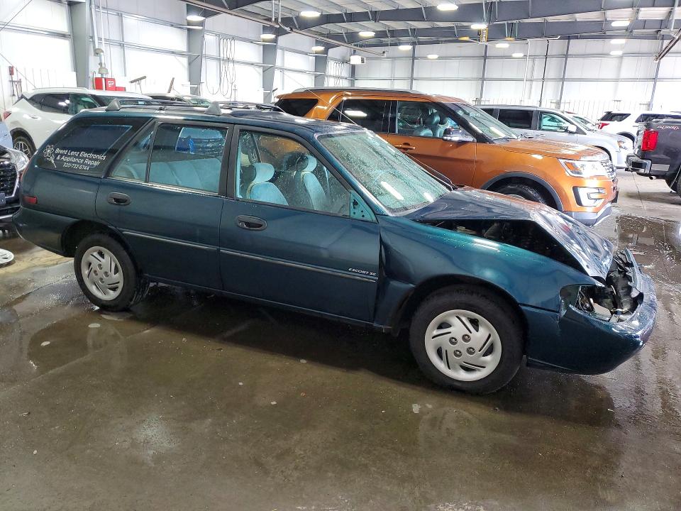 Photo 4 from auction – 1998 FORD ESCORT with VIN 3FAFP15P2WR226962