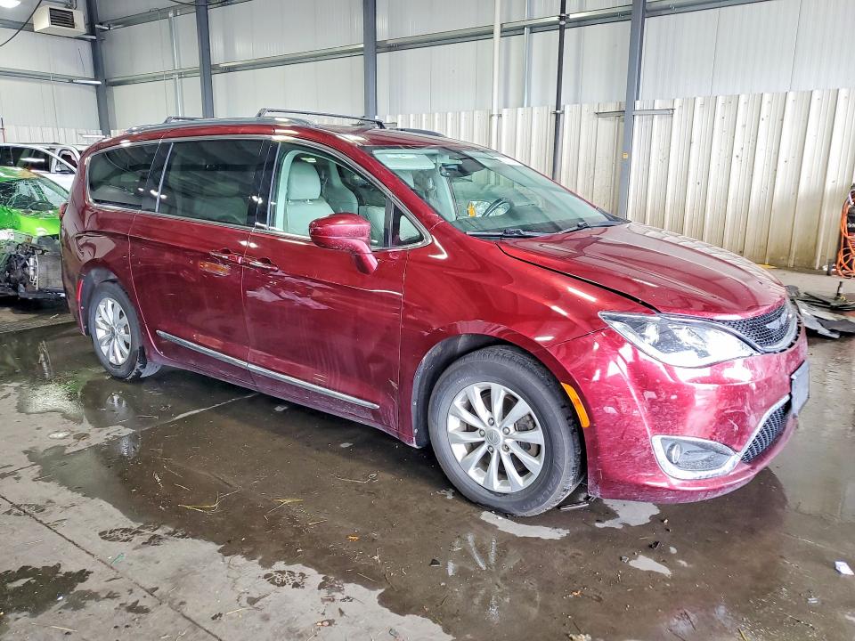 Photo 4 from auction – 2018 CHRYSLER PACIFICA with VIN 2C4RC1EG8JR214431