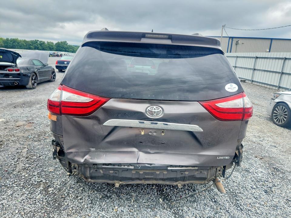Photo 6 from auction – 2016 TOYOTA SIENNA with VIN 5TDYK3DC6GS722938