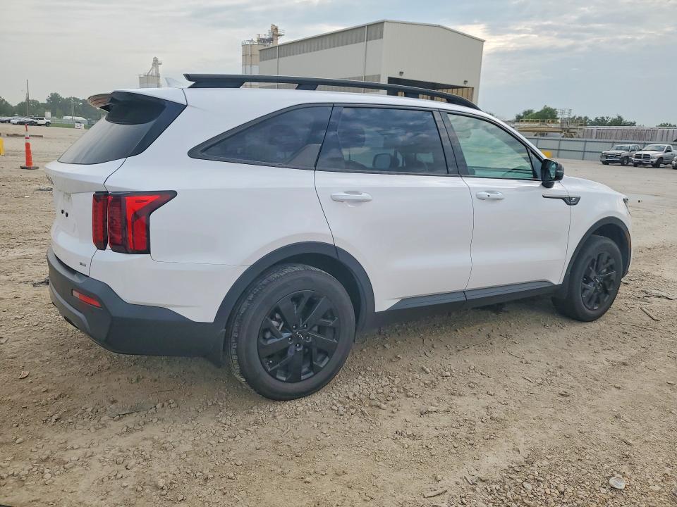Foto 3 de la subasta – 2023 KIA SORENTO con VIN 5XYRLDLC0PG236177
