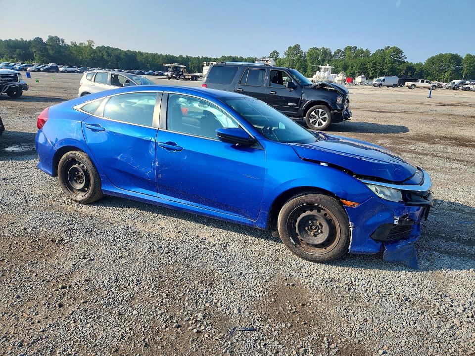 Снимка 4 от търг – 2017 HONDA CIVIC с VIN 2HGFC2F58HH504188