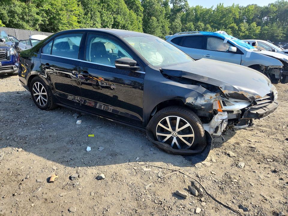 Photo 4 from auction – 2017 VOLKSWAGEN JETTA with VIN 3VWDB7AJ9HM208220