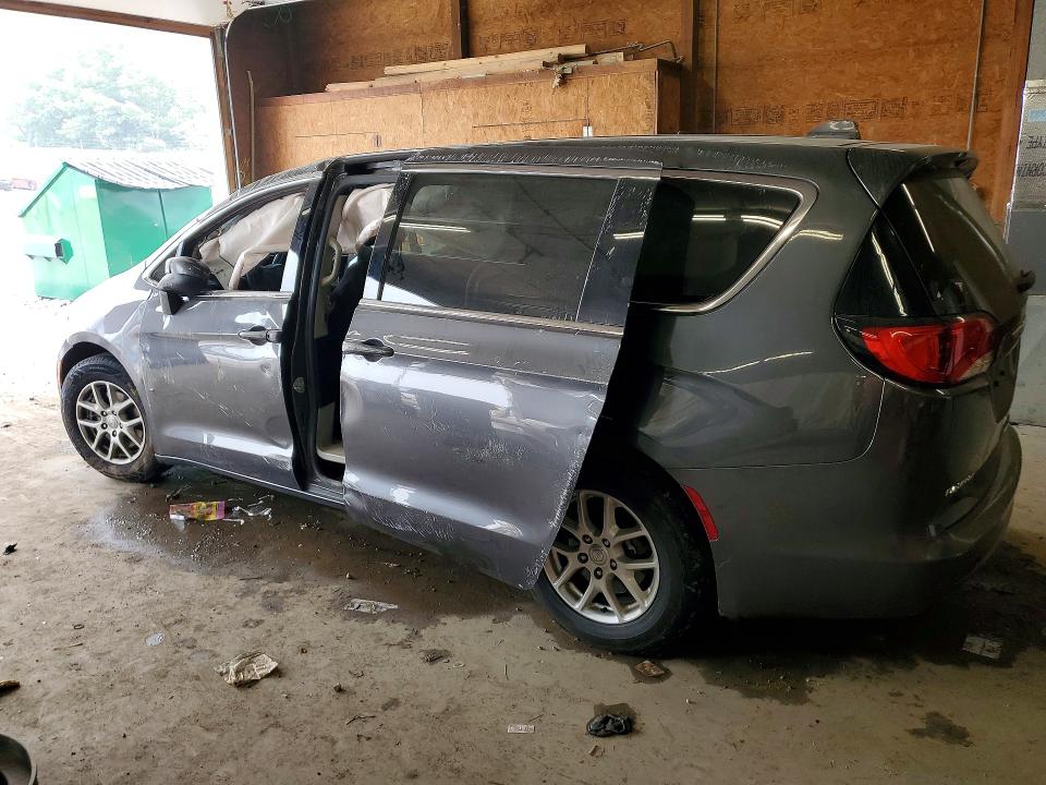 Photo 2 from auction – 2017 CHRYSLER PACIFICA with VIN 2C4RC1DGXHR835990