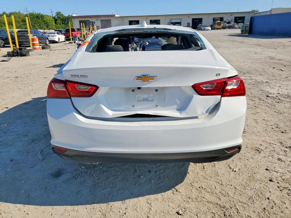 Photo 6 from auction – 2023 CHEVROLET MALIBU with VIN 1G1ZD5STXPF204580