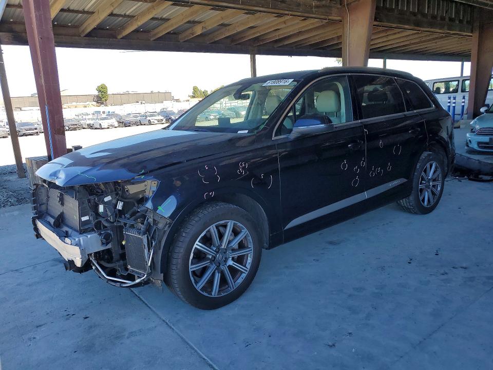 AUDI Q7 2017 with VIN WA1LAAF78HD037204 - Photo from auction