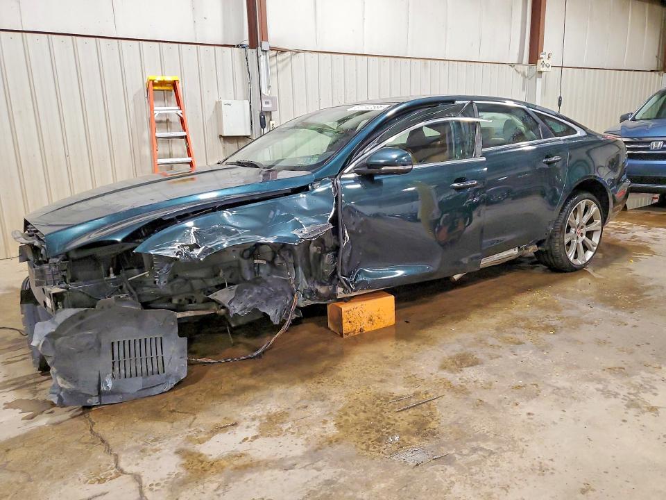 Photo 1 from auction – 2016 JAGUAR XJL with VIN SAJWA2GE7GMW00667