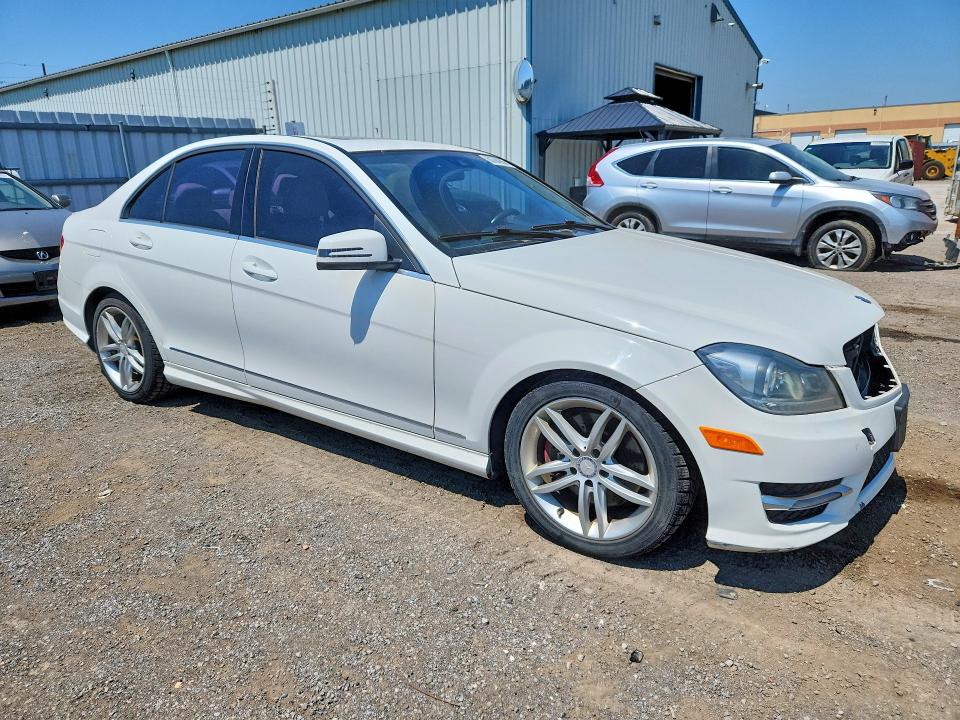 Photo 4 from auction – 2014 MERCEDES-BENZ C with VIN WDDGF8AB6EA915597