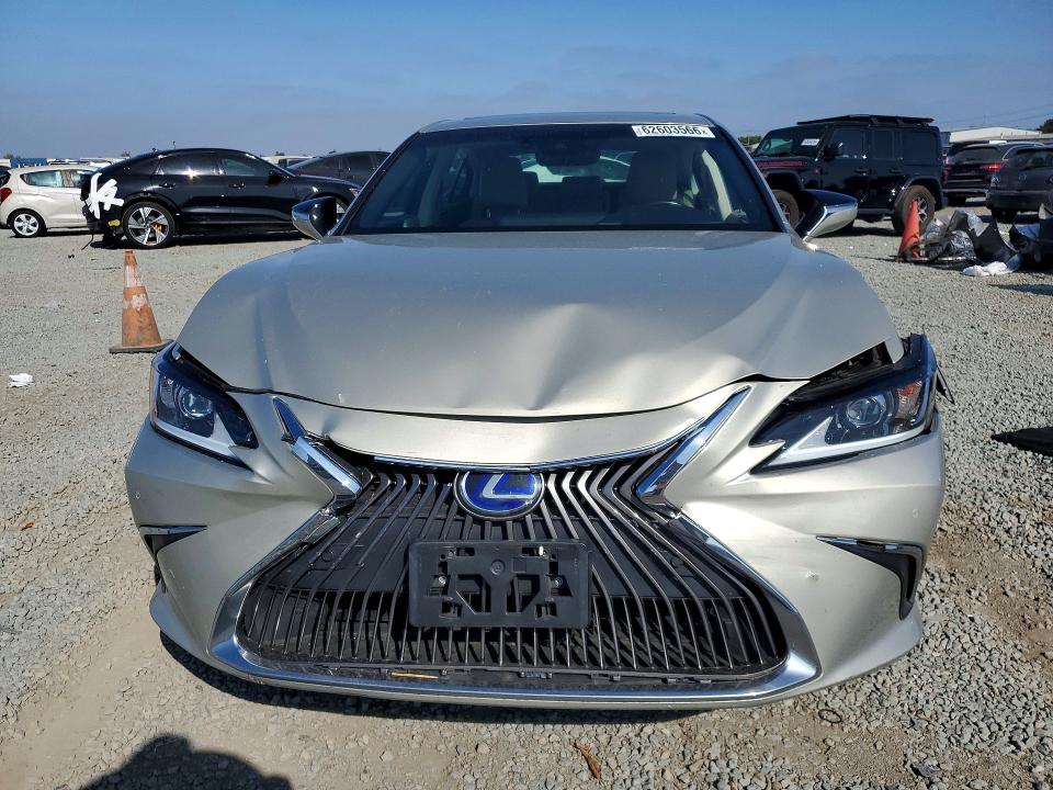 Фото 5 с аукциона – 2021 LEXUS ES с VIN 58ADA1C15MU001849