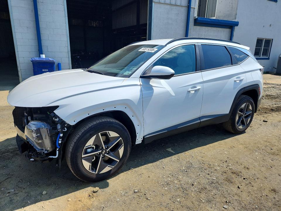 HYUNDAI TUCSON 2026 with VIN 5NMJBCDE1TH636582 - Photo from auction