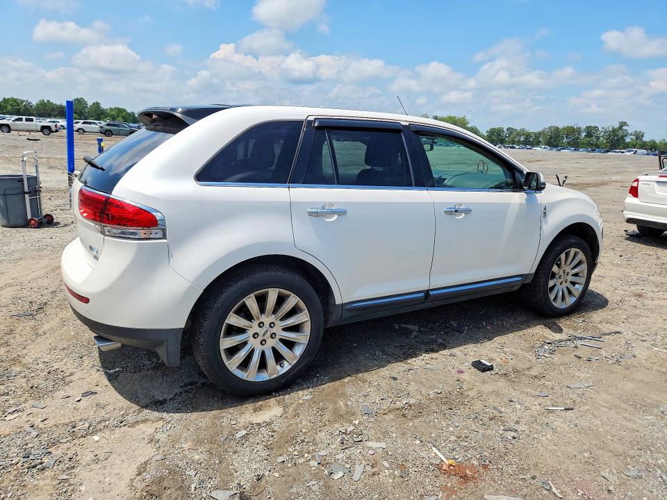 Photo 3 from auction – 2015 LINCOLN MKX with VIN 2LMDJ8JK3FBL28212