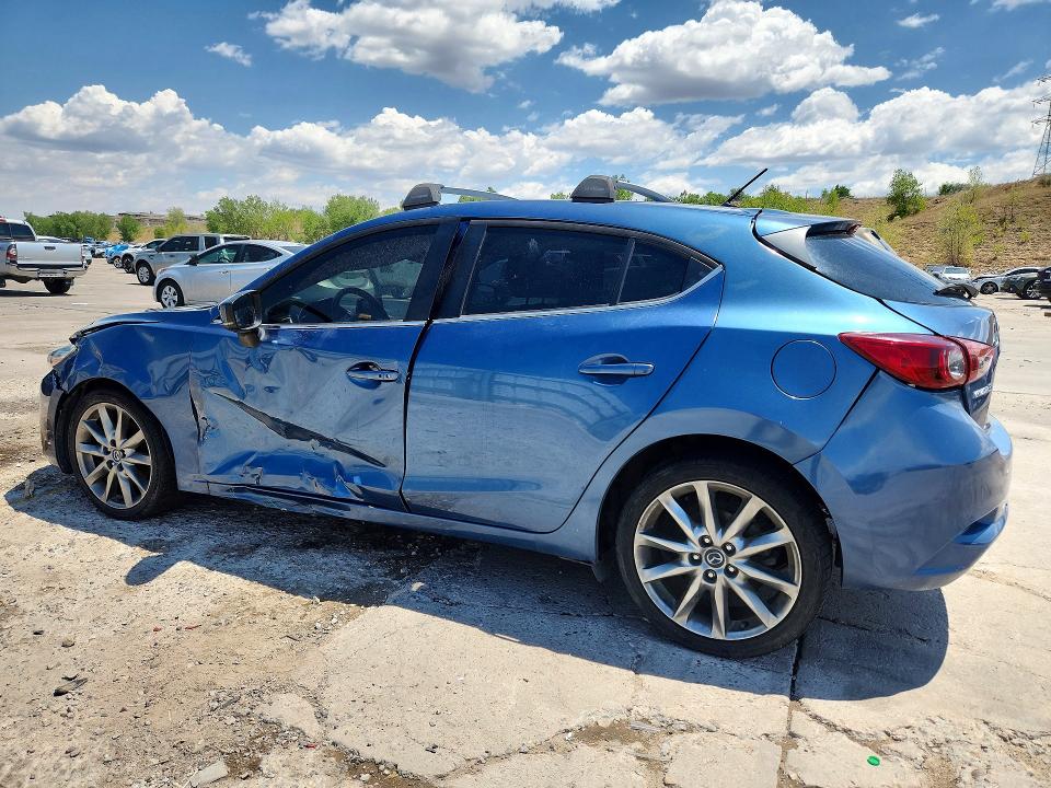 Photo 2 from auction – 2018 MAZDA 3 with VIN 3MZBN1L31JM198217