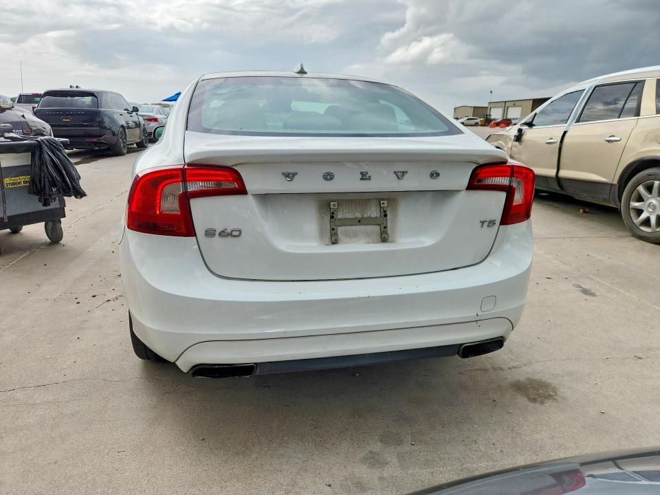 Photo 6 from auction – 2014 VOLVO S60 with VIN YV1612FS1E2277550