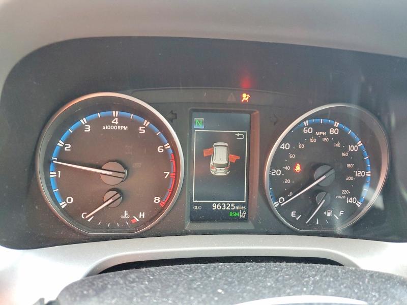 Photo 9 from auction – 2018 TOYOTA RAV4 with VIN 2T3RFREV7JW755030