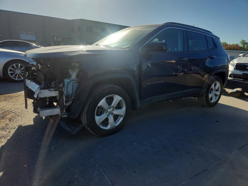 JEEP COMPASS 2018 with VIN 3C4NJDBB0JT315667 - Photo from auction