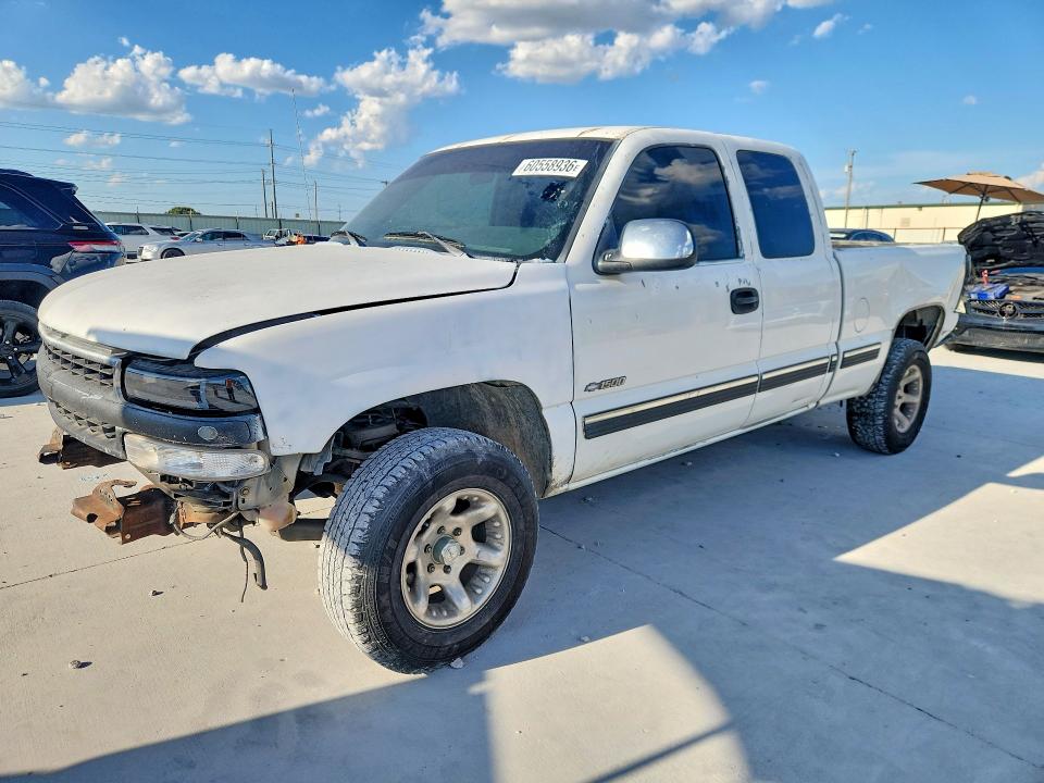 CHEVROLET SILVERADO 2002 with VIN 2GCEC19T921219496 - Photo from auction