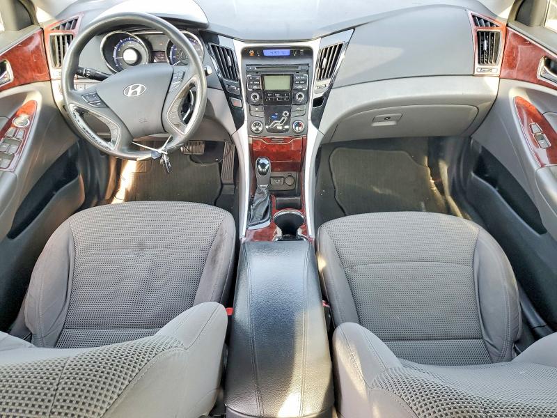 Photo 8 from auction – 2011 HYUNDAI SONATA with VIN 5NPEB4AC0BH199718