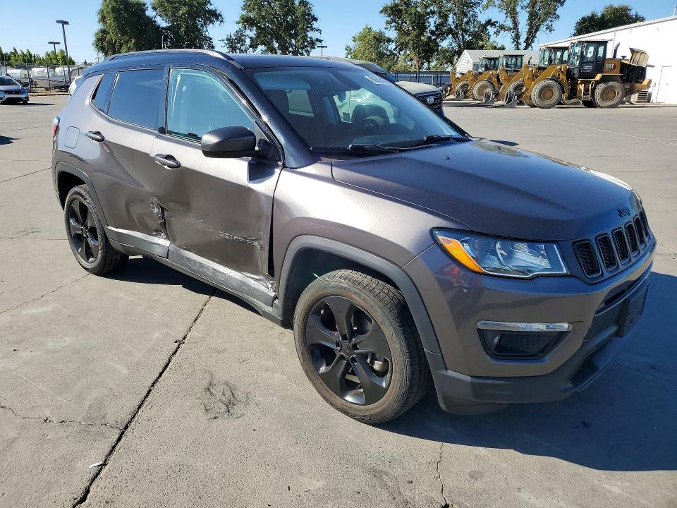Photo 4 from auction – 2019 JEEP COMPASS with VIN 3C4NJDBB6KT630765