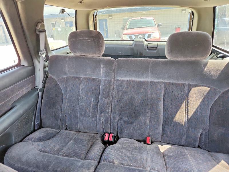 Photo 10 from auction – 2001 CHEVROLET BLAZER with VIN 1GNDT13W21K225337