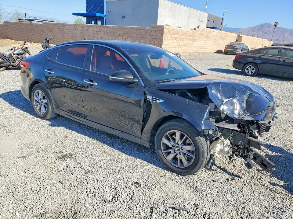 Photo 4 from auction – 2017 KIA OPTIMA with VIN 5XXGT4L32HG133484