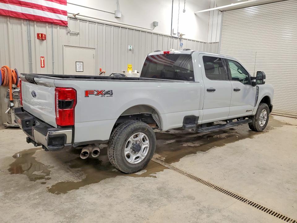 Photo 3 from auction – 2025 FORD F350 with VIN 1FT8W3BT5SEC10299