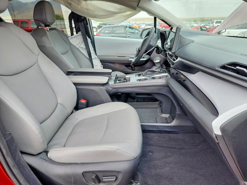 Photo 7 from auction – 2026 TOYOTA SIENNA with VIN 5TDYSKFC0TS266257