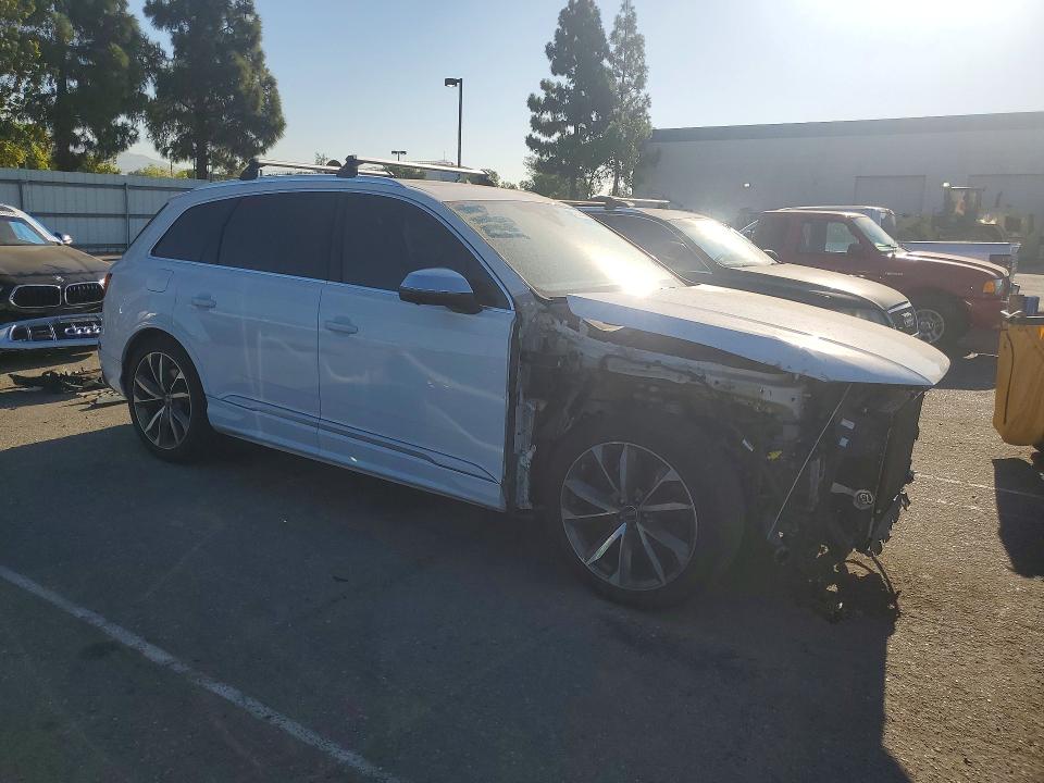 صورة رقم 4 من المزاد - 2022 AUDI SQ7 مع VIN WA1VWBF74ND006107