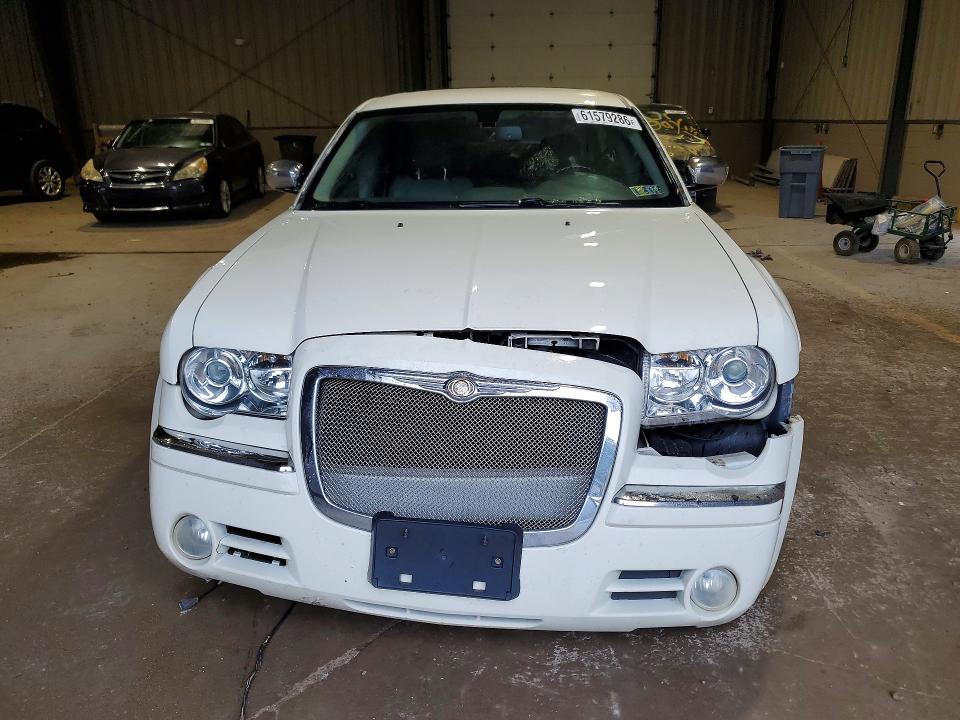 Photo 5 from auction – 2006 CHRYSLER 300C with VIN 2C3KA63H76H529125
