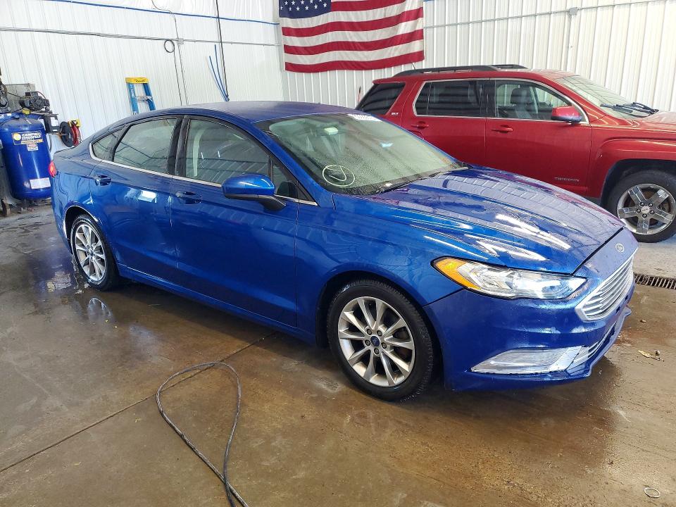 Photo 4 from auction – 2017 FORD FUSION with VIN 3FA6P0HDXHR272148