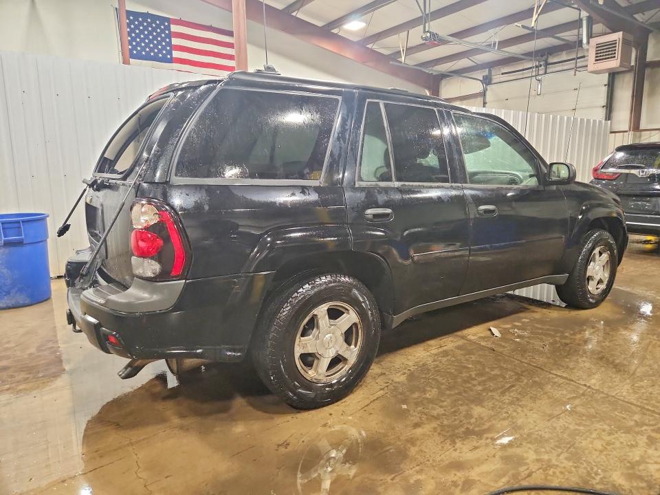 Photo 3 from auction – 2006 CHEVROLET TRAILBLAZER with VIN 1GNDT13S762266048