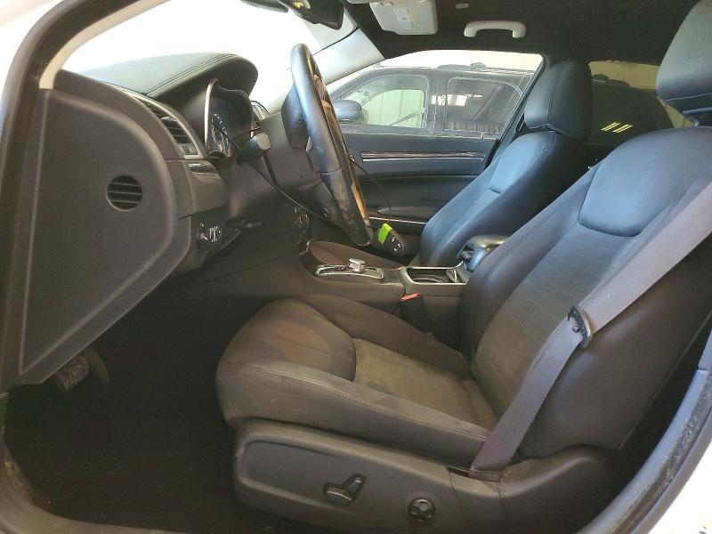 Photo 7 from auction – 2019 CHRYSLER 300 with VIN 2C3CCAAG7KH693741