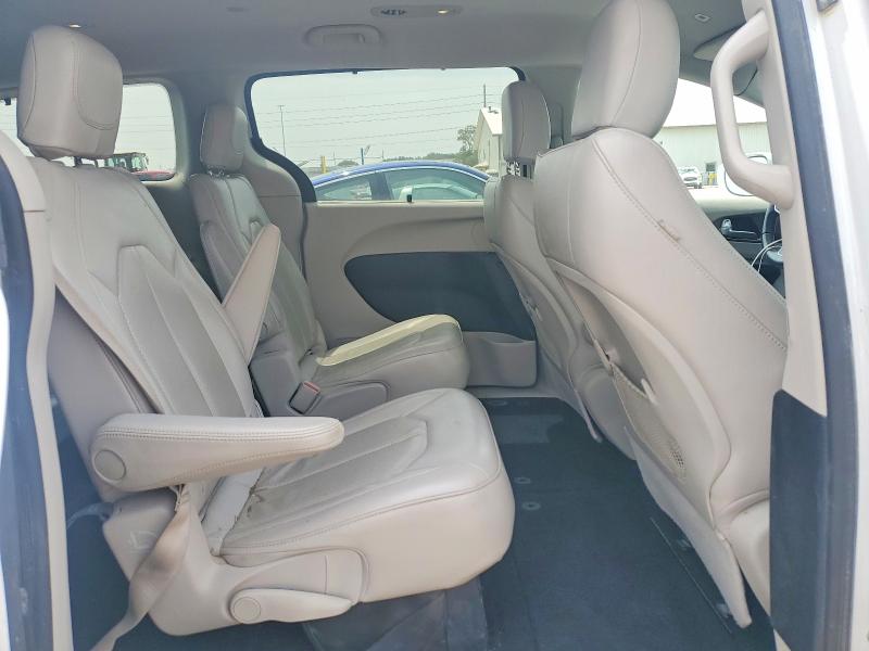 Photo 11 from auction – 2018 CHRYSLER PACIFICA with VIN 2C4RC1BG4JR106893