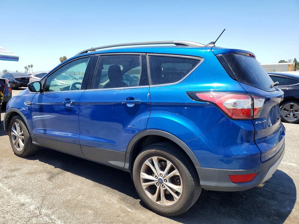 Photo 2 from auction – 2018 FORD ESCAPE with VIN 1FMCU0HD7JUB16777