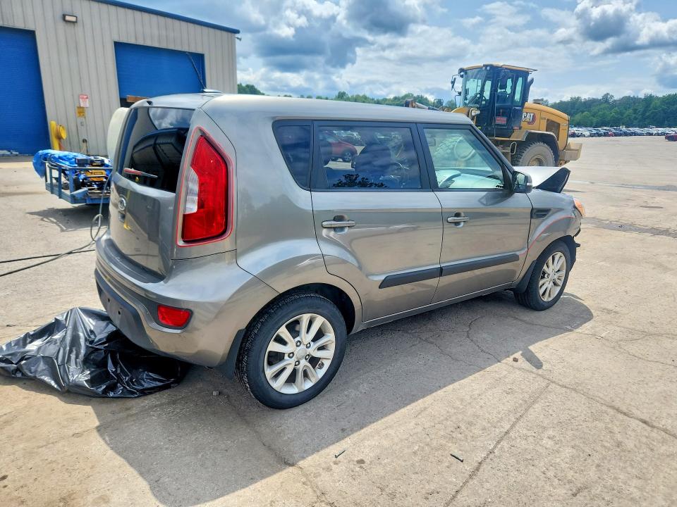 Photo 3 from auction – 2012 KIA SOUL with VIN KNDJT2A64C7480470