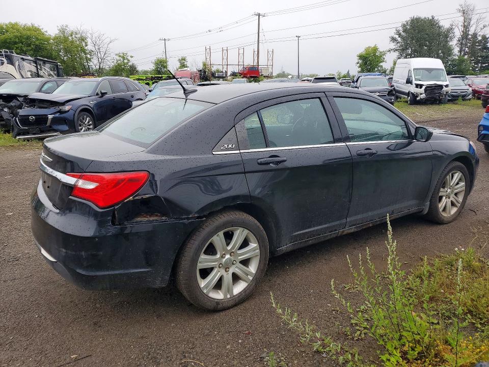 Photo 3 from auction – 2013 CHRYSLER 200 with VIN 1C3CCBBB8DN758678