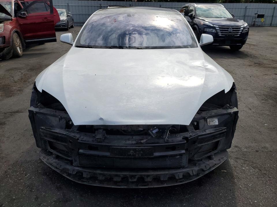 Photo 5 from auction – 2016 TESLA MODEL S with VIN 5YJSA1E2XGF162459