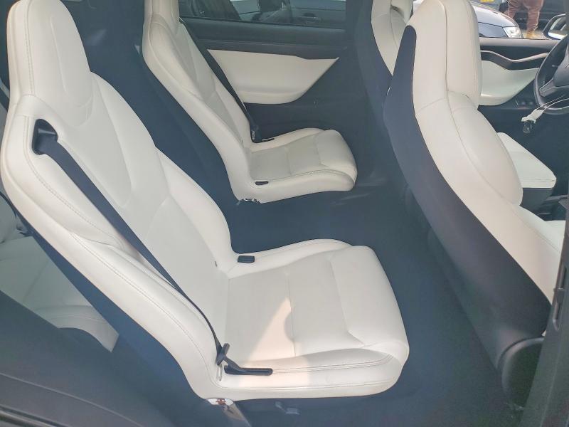 Снимка 11 от търг – 2019 TESLA MODEL X с VIN 5YJXCBE40KF185586