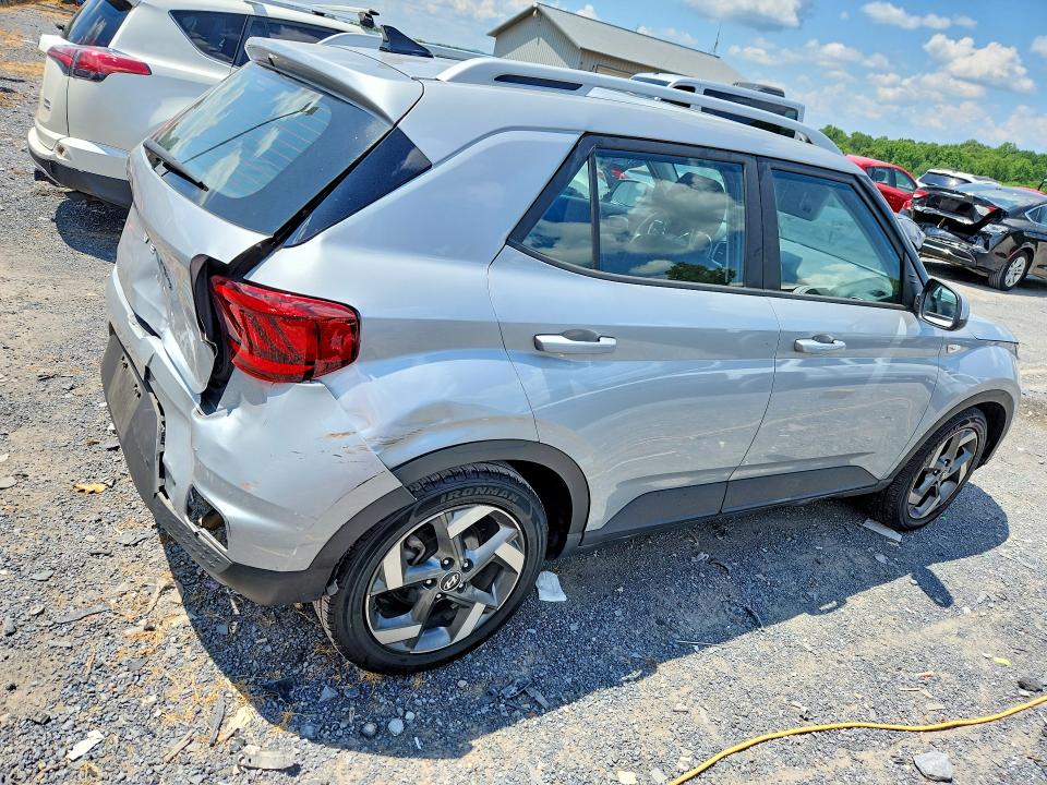 Photo 3 from auction – 2022 HYUNDAI VENUE with VIN KMHRC8A37NU165934