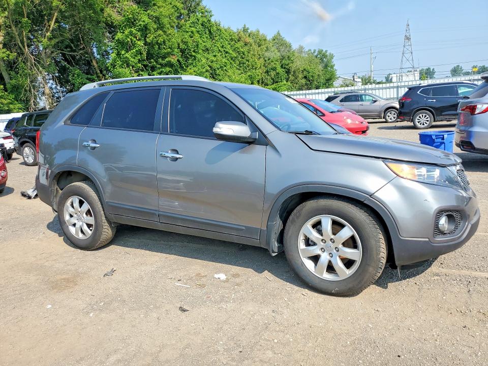 Photo 4 from auction – 2013 KIA SORENTO with VIN 5XYKT3A63DG335239
