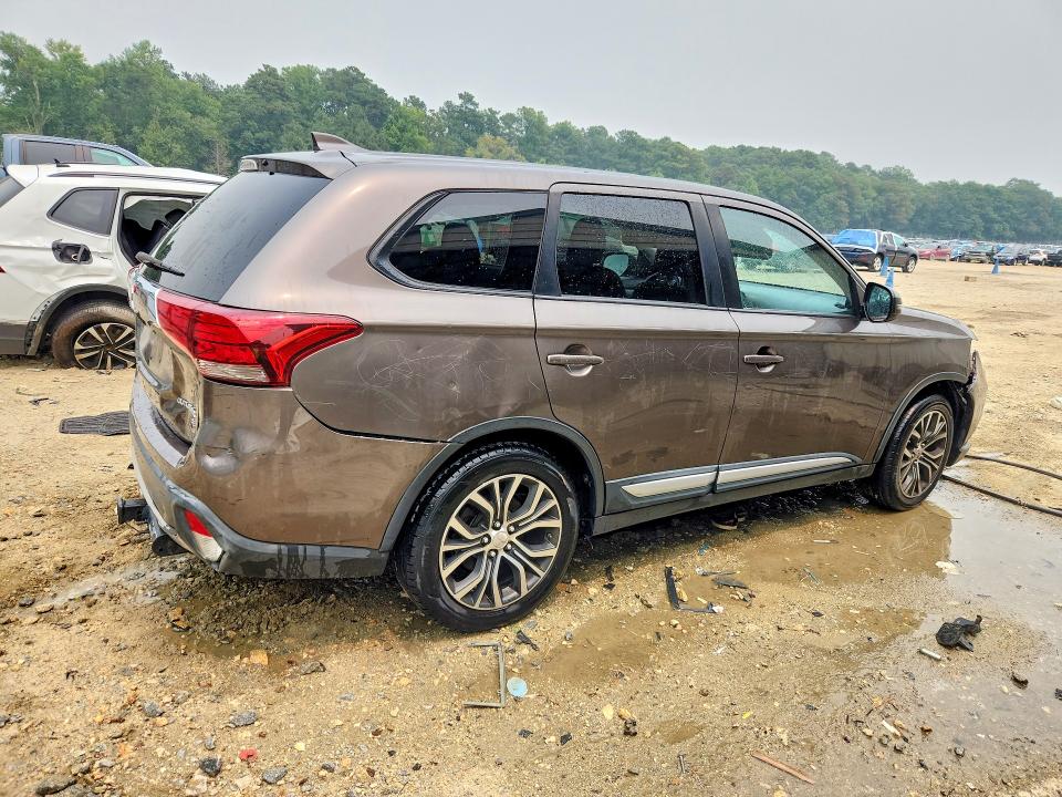Photo 3 from auction – 2017 MITSUBISHI OUTLANDER with VIN JA4AD3A31HZ046442