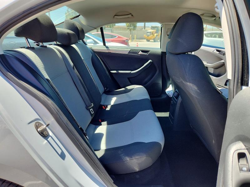 Photo 10 from auction – 2017 VOLKSWAGEN JETTA with VIN 3VW2B7AJ4HM393610